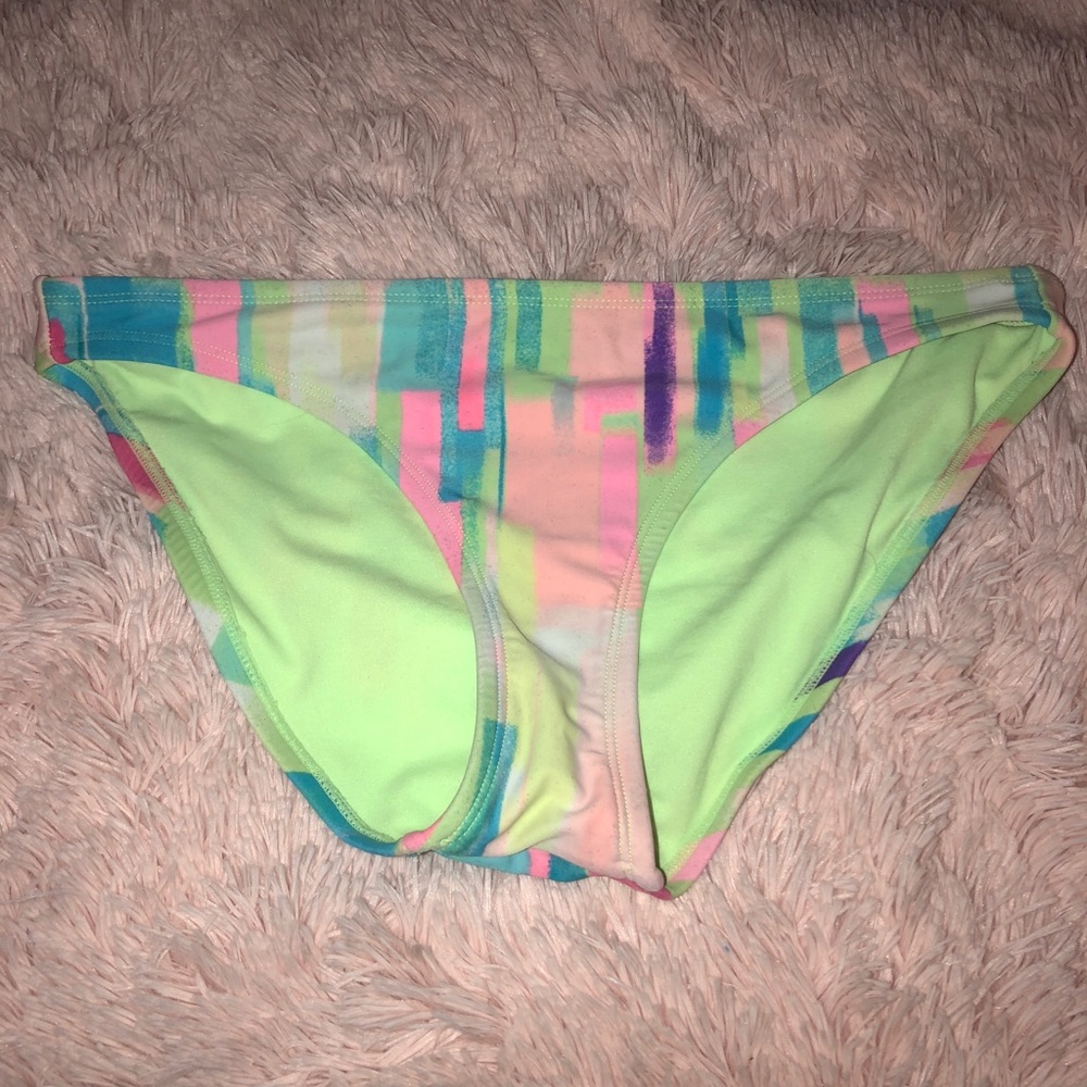 Two piece bikini set!